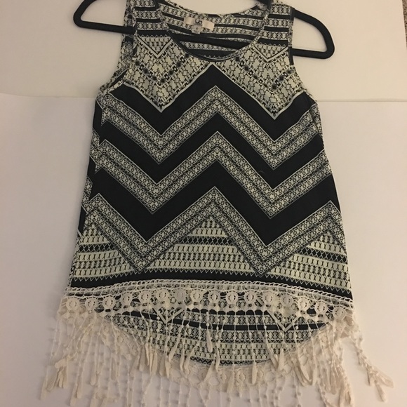 Uga Tank Top with fringe - Picture 3 of 6